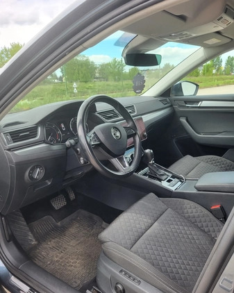 Skoda Superb cena 92000 przebieg: 168000, rok produkcji 2018 z Toruń małe 37